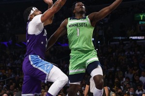  爱德华兹三分绝杀森林狼加时击败雷霆迎三连胜  