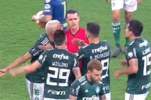  那不勒斯青年军掀翻卫冕冠军  