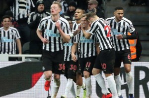 8, 纽卡斯尔连胜终结曼城王朝  