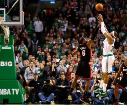  朗斯定位球战术炉火纯青，连续角球配合敲开胜利之门