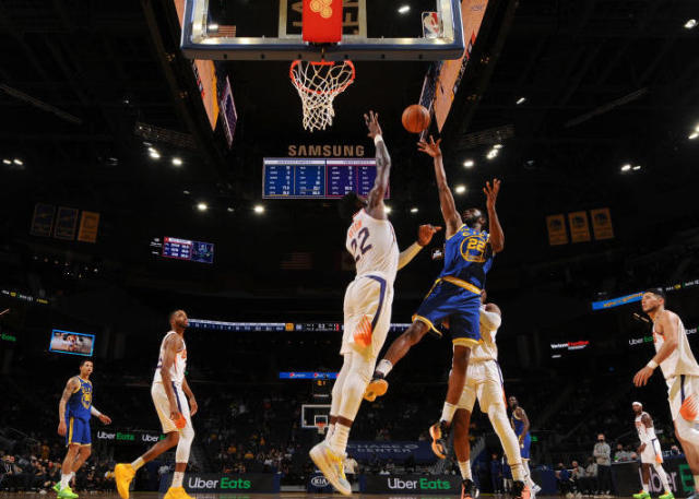  勇士逆转取胜晋级次轮  