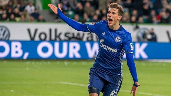  沙尔克04青训小将上演德甲首秀  