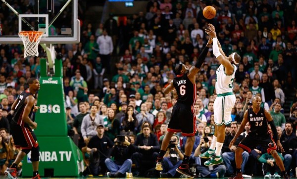  朗斯定位球战术炉火纯青，连续角球配合敲开胜利之门